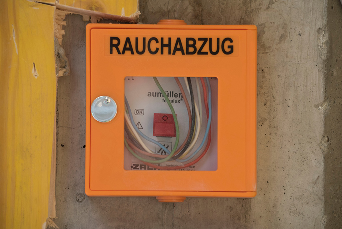 Rauchwärme­abzug bei Breitmeier Elektroanlagen in Schönwölkau